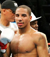 Ward narrowly escapes with UD over Kovalev